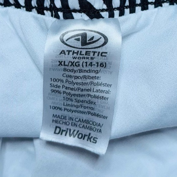 Athletic Works Black and White Patterned Women's Shorts - Picture 8 of 13